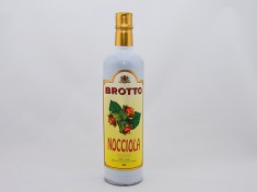 C. BROTTO Nocio (Haselnuss) 16 - 1 Flasche